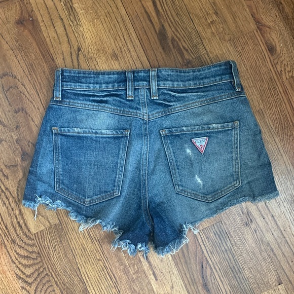 Guess Early Y2K Mid-rise Button Fly Denim Shorts - Picture 3 of 3